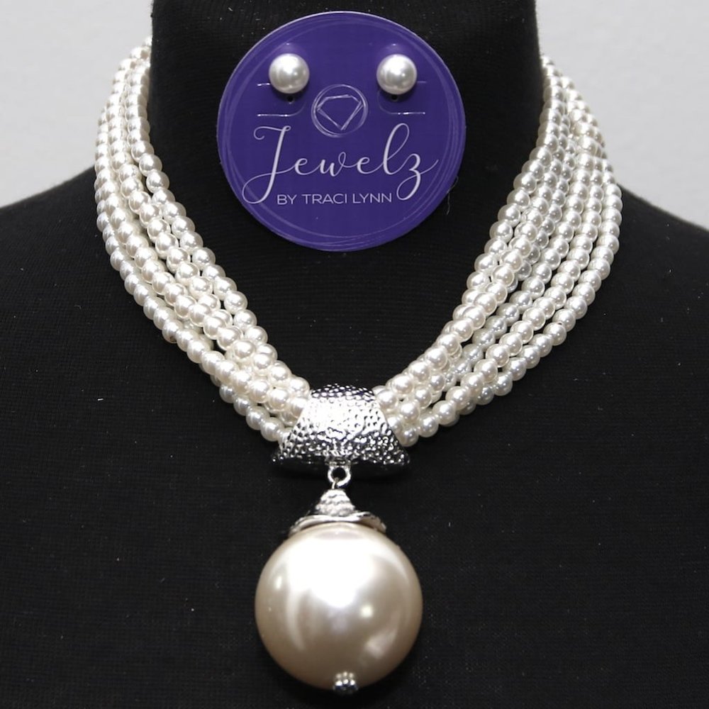Pearl Splendor Necklace